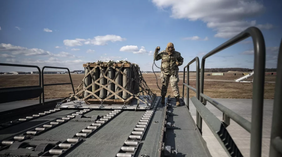 Требования Киева по поставкам оружия и боеприпасов превышают возможности НАТО