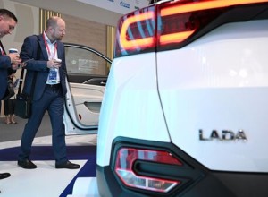 “АвтоВАЗ” планирует продать в ноябре в России 37,5 тысячи автомобилей Lada