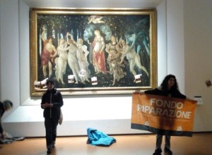 В Галерее Уффици экоактивисты наклеили листовки на картину Боттичелли Весна