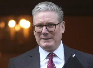 Стармер не приехал на переговоры с Зеленским из-за графика