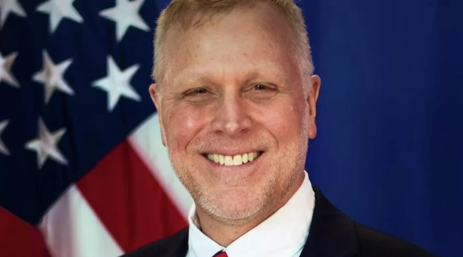 Временный поверенный в делах США в России поздравил ее жителей с праздником