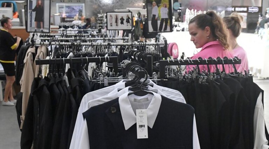 Минпросвещения на пресс-конференции представило новый стандарт школьной формы