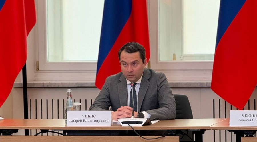 Андрей Чибис: инструментом реализации Стратегии развития Арктики до 2050 года должен стать комплексный проект, рассматривающий единое развитие макрорегиона и Трансарктического транспортного коридора